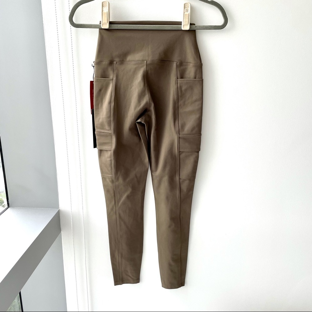 Carbon38 Utility Cargo High Rise Legging - Picture 9 of 11